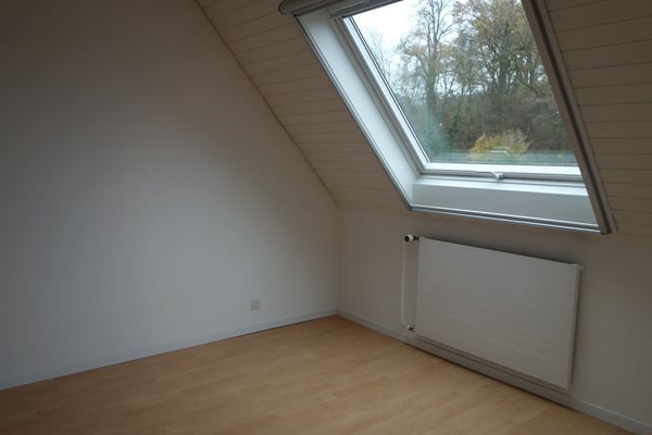 zentrale 2½ Zimmer-Dachwohnung, moderne Küche und Bad 6