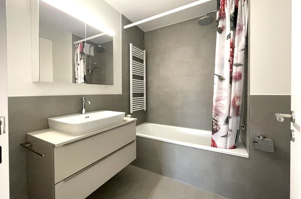 Frisch sanierte 1.5-Zimmerwohnung mit hochwertigem Ausbau und viel Licht 6