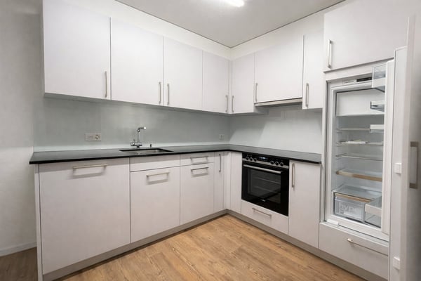 3.5-Zimmer Dachwohnung mit Cheminée, Galerie und Atelier; saniert 2021 2