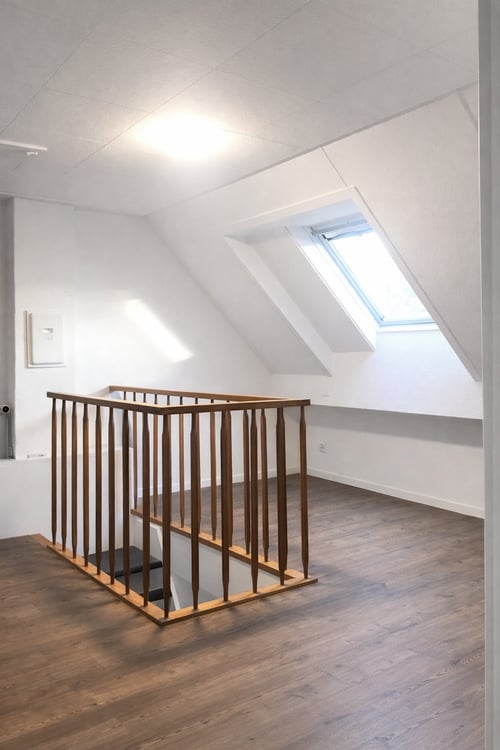 3.5-Zimmer Dachwohnung mit Cheminée, Galerie und Atelier; saniert 2021 6