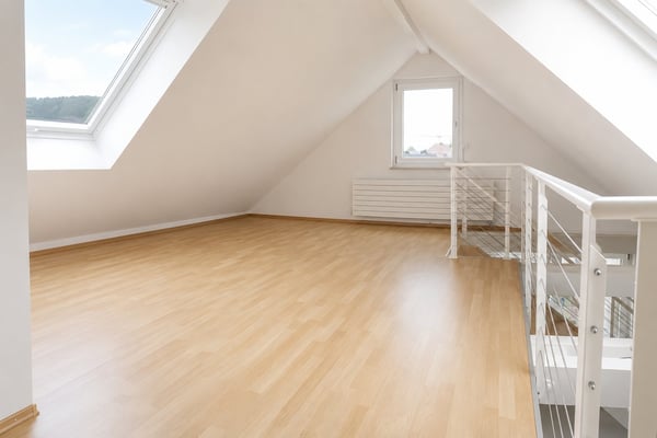 Lichtdurchflutete 2.5-Zimmer-Dachwohnung mit Galerie 7