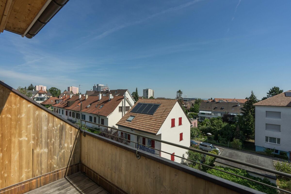 Vollvermietetes Mehrfamilienhaus mit 3 Wohnungen und 2 Garagen