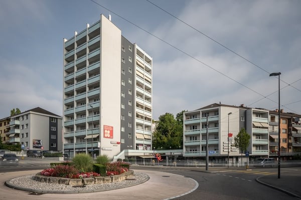 Attraktive Büro-/Ladenfläche im Erdgeschoss mit Terrasse und Lagerraum 2