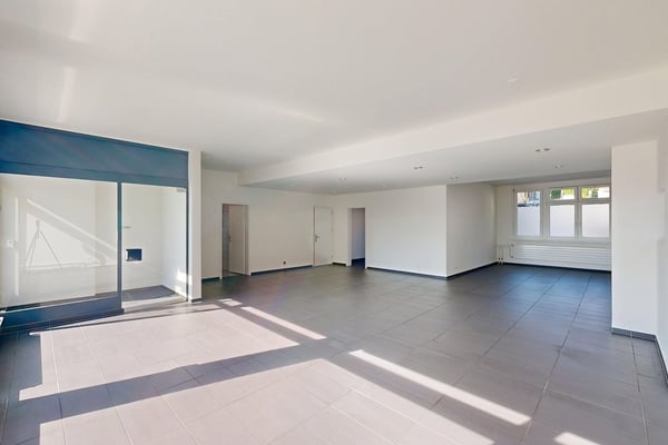 Attraktive Büro-/Ladenfläche im Erdgeschoss mit Terrasse und Lagerraum 7