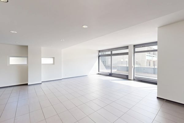 Attraktive Büro-/Ladenfläche im Erdgeschoss mit Terrasse und Lagerraum 8