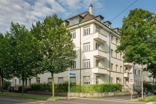 Charmante Wohnung in idealer Lage mit Balkon und Waschtrockner 1