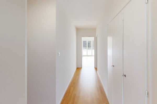 Helle Wohnung mit Waschtrockner 7
