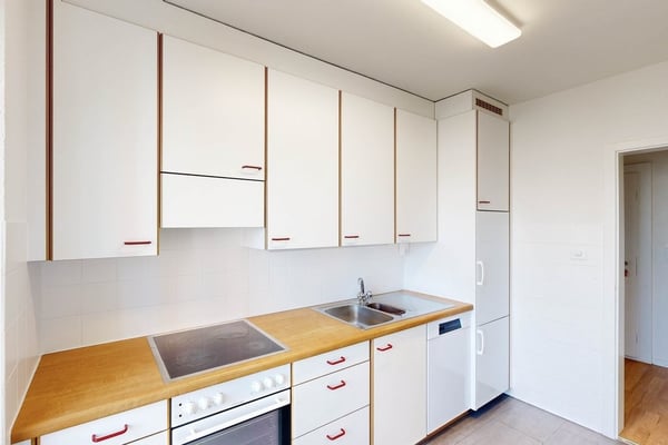 Helle Wohnung mit Waschtrockner 6