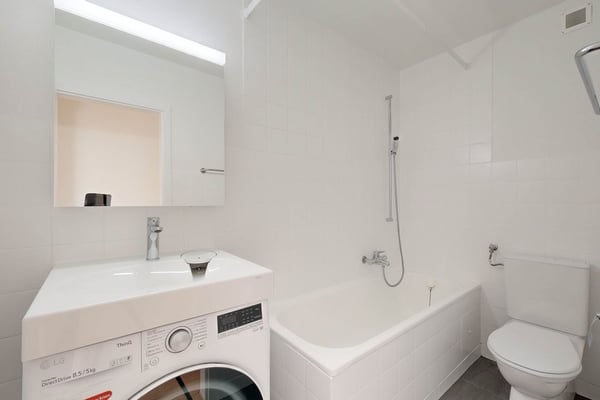 Waschtrockner in der Wohnung, gute Anbindung an den ÖV 5