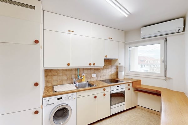 3.0-Zimmer-Wohnung mit 2 Balkonen nähe Neuweilerplatz 5