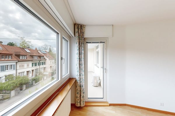 3.0-Zimmer-Wohnung mit 2 Balkonen nähe Neuweilerplatz 9