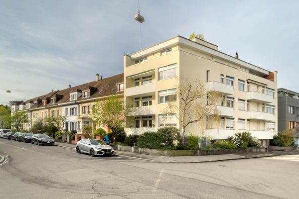 3.0-Zimmer-Wohnung mit 2 Balkonen nähe Neuweilerplatz 2