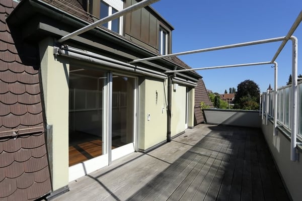 Grosszügige 1-Zimmer-Maisonette-Wohnung mit Dachterrasse in Basel 8