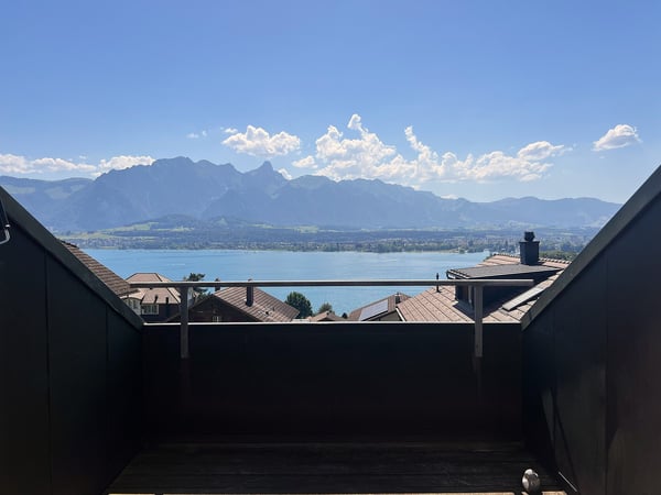 5.5 Zimmer-Doppeleinfamilienhaus in Hilterfingen 1