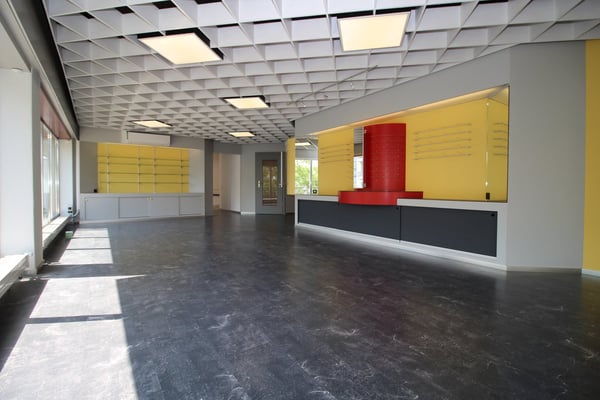 Attraktive Geschäfts-, Laden-, Büro- oder Praxisräume an bester Lage in Wettingen 2