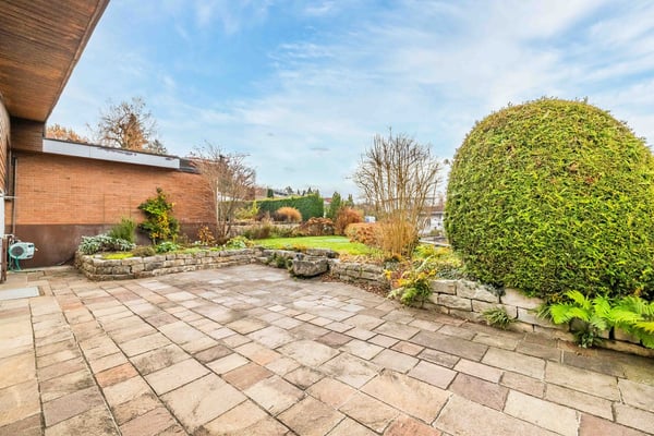 Charmantes 1.5-Zimmer-Einfamilienhaus mit Garten in Hausen 11