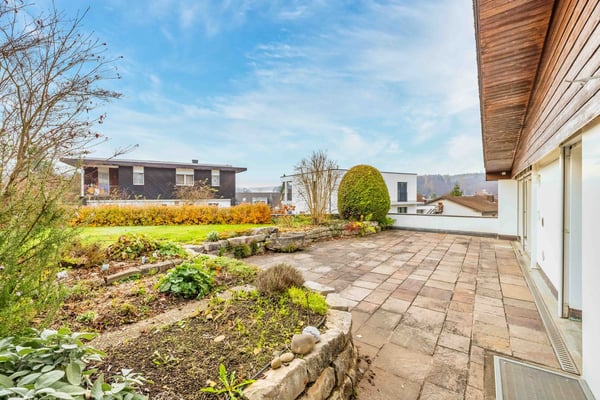 Charmantes 1.5-Zimmer-Einfamilienhaus mit Garten in Hausen 12