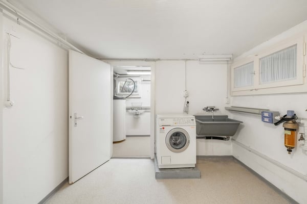 Charmantes 1.5-Zimmer-Einfamilienhaus mit Garten in Hausen 9