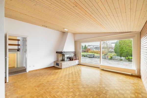 Charmantes 1.5-Zimmer-Einfamilienhaus mit Garten in Hausen 3