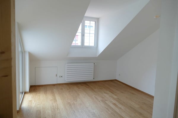 pfiffige 3.5-Zimmer-Dachwohnung in renovierter Altbauliegenschaft 8