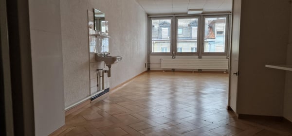 Heller Gewerberaum an zentraler Lage in Biel 3