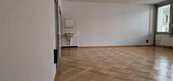 Heller Gewerberaum an zentraler Lage in Biel 2