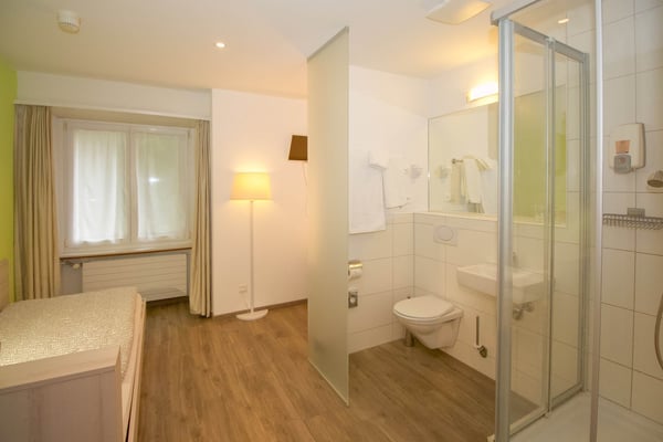 Möbliertes Zimmer in Birr zu vermieten! 4