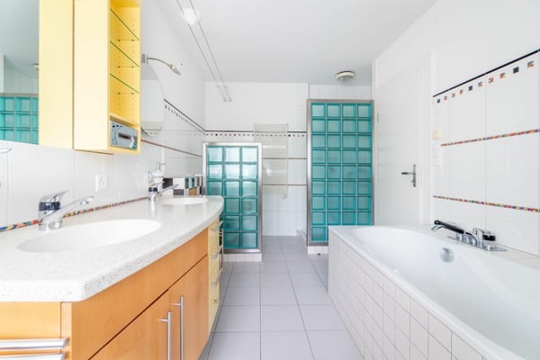 Exklusive 2.5-Zimmer-Landhausvilla 14