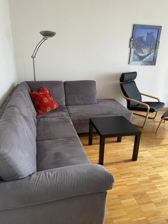 Möblierte 2.5-Zimmerwohnung 2