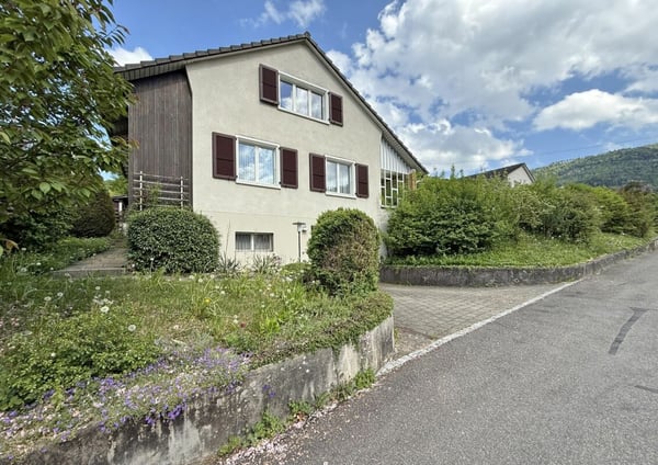 Idyllisches Einfamilienhaus mit grosszügigem Garten