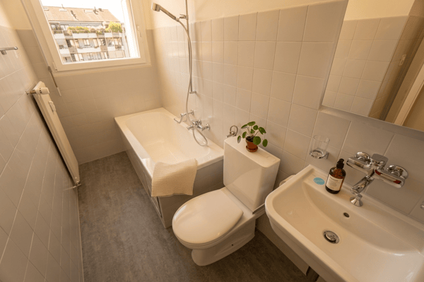 Renovierte Singlewohnung mit schönem Balkon 5