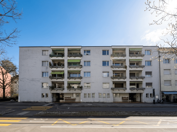 Lichtdurchflutetes Zuhause mit Balkon, Lift & idealer ÖV-Anbindung 1