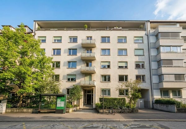 Helles Atelier mit vielseitigen Nutzungsmöglichkeiten