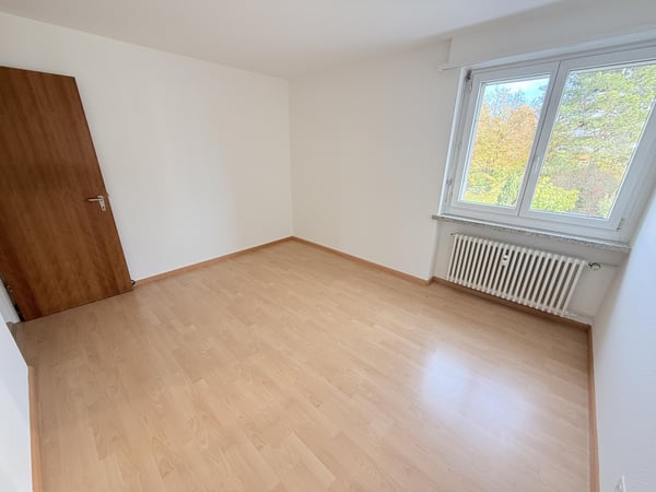 Gepflegte Liegenschaft an ruhiger Seitenstrasse 11