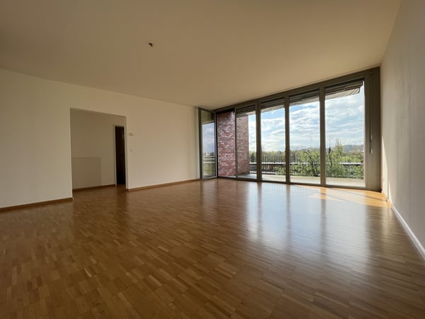 Helle Dachwohnung in familienfreundlicher Umgebung 1