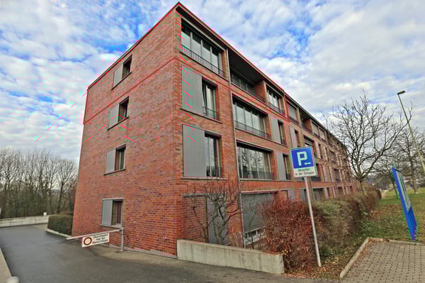 Lichtdurchflutete Dachwohnung in familienfreundlicher Umgebung 1