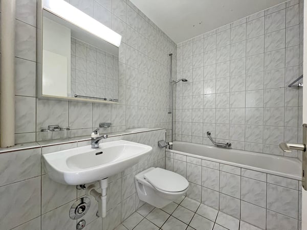 Ruhige Seitenstrasse Nähe Felix Platter-Spital 5