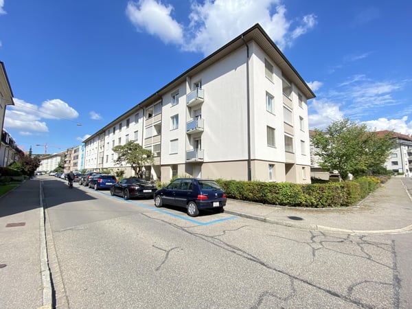 Ruhige Seitenstrasse Nähe Felix Platter-Spital 1