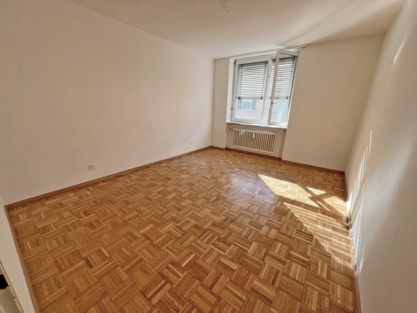 Ruhige Seitenstrasse Nähe Felix Platter-Spital 4