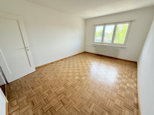 Nähe Kannenfeldpark in verkehrsberuhigter Seitenstrasse 8