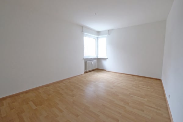 Helle 4-Zimmer-Wohnung mit Wintergarten an Verkehrsgünstiger Lage 9