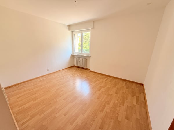 Helle 4-Zimmer-Wohnung mit Wintergarten an verkehrsgünstiger Lage 3