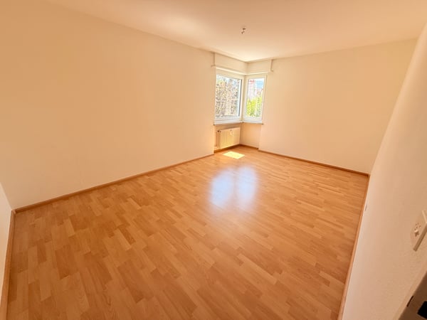 Helle 4-Zimmer-Wohnung mit Wintergarten an verkehrsgünstiger Lage 4