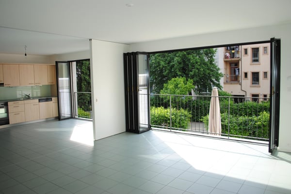 Ruhige Seitenstrasse im St. Johanns-Quartier nahe Voltaplatz 5