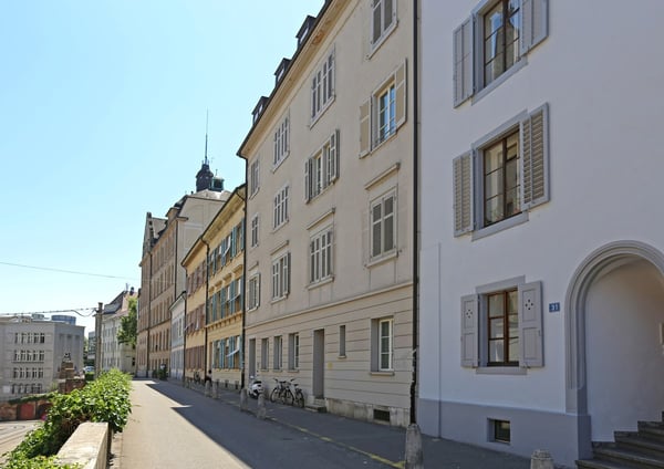 Erstklassige Lage: Historisches Wohnen im Herzen von Basel 2
