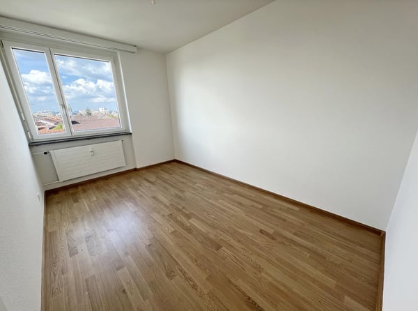Lichtdurchflutete Wohnung mit Weitblick über Basel 5