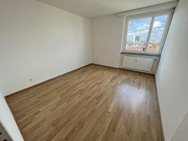 Lichtdurchflutete Wohnung mit Weitblick über Basel 4