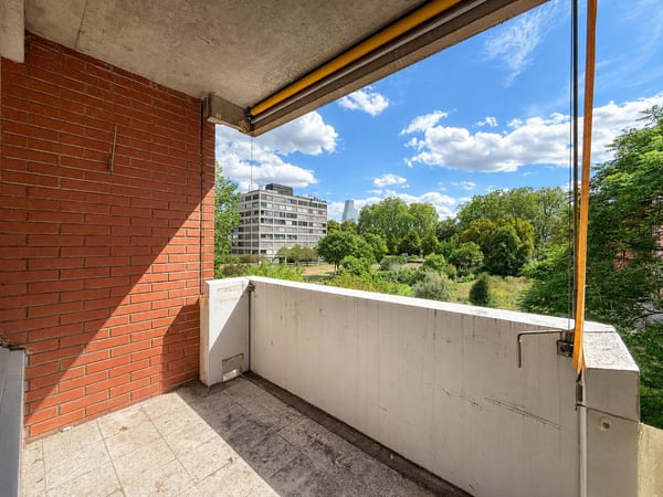 Attraktive 3.5-Zimmer-Wohnung mit Doppelbalkon am Claragraben 8