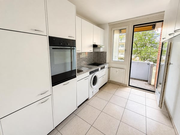 Attraktive 3.5-Zimmer-Wohnung mit Doppelbalkon am Claragraben 10