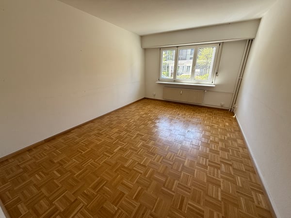 Nähe Kannenfeldpark in verkehrsberuhigter Seitenstrasse 4